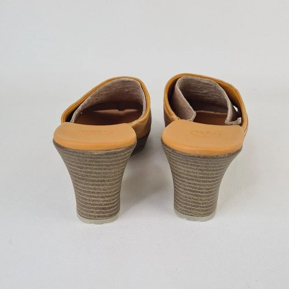 Timberland Tan and Cream Slide Heel Mule With Box Sz 8